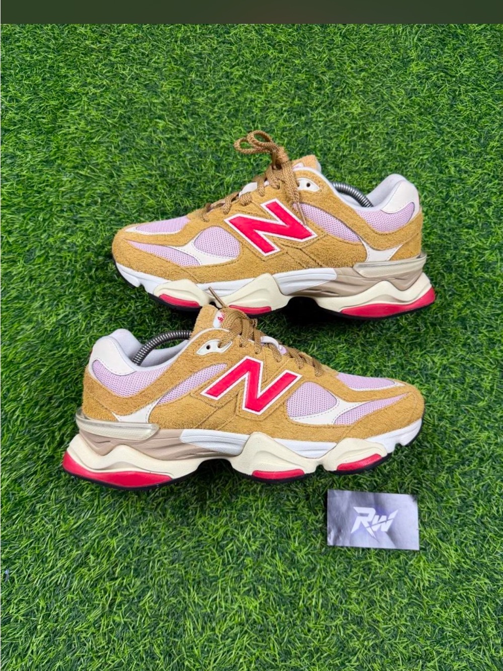 New Balance Chunky Runner Sneakers - Pink & Tan